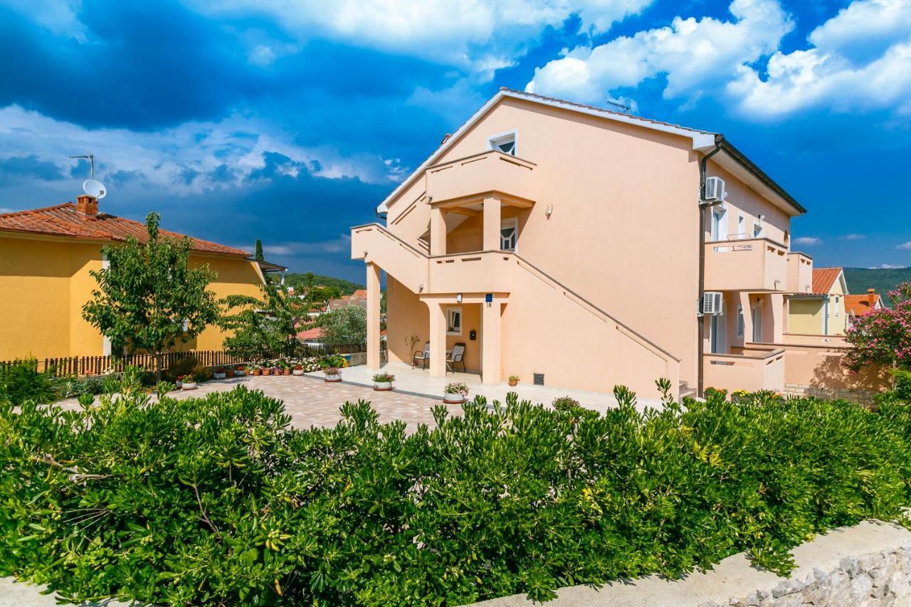 Apartmani Luka Kornić Exterior foto