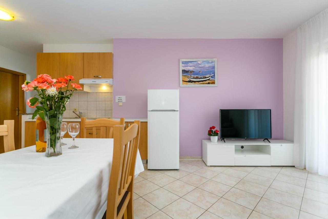 Apartmani Luka Kornić Exterior foto
