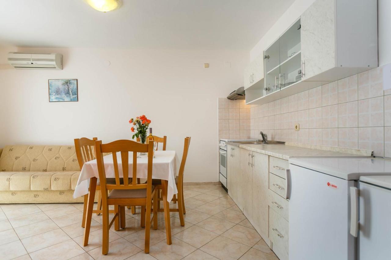 Apartmani Luka Kornić Exterior foto