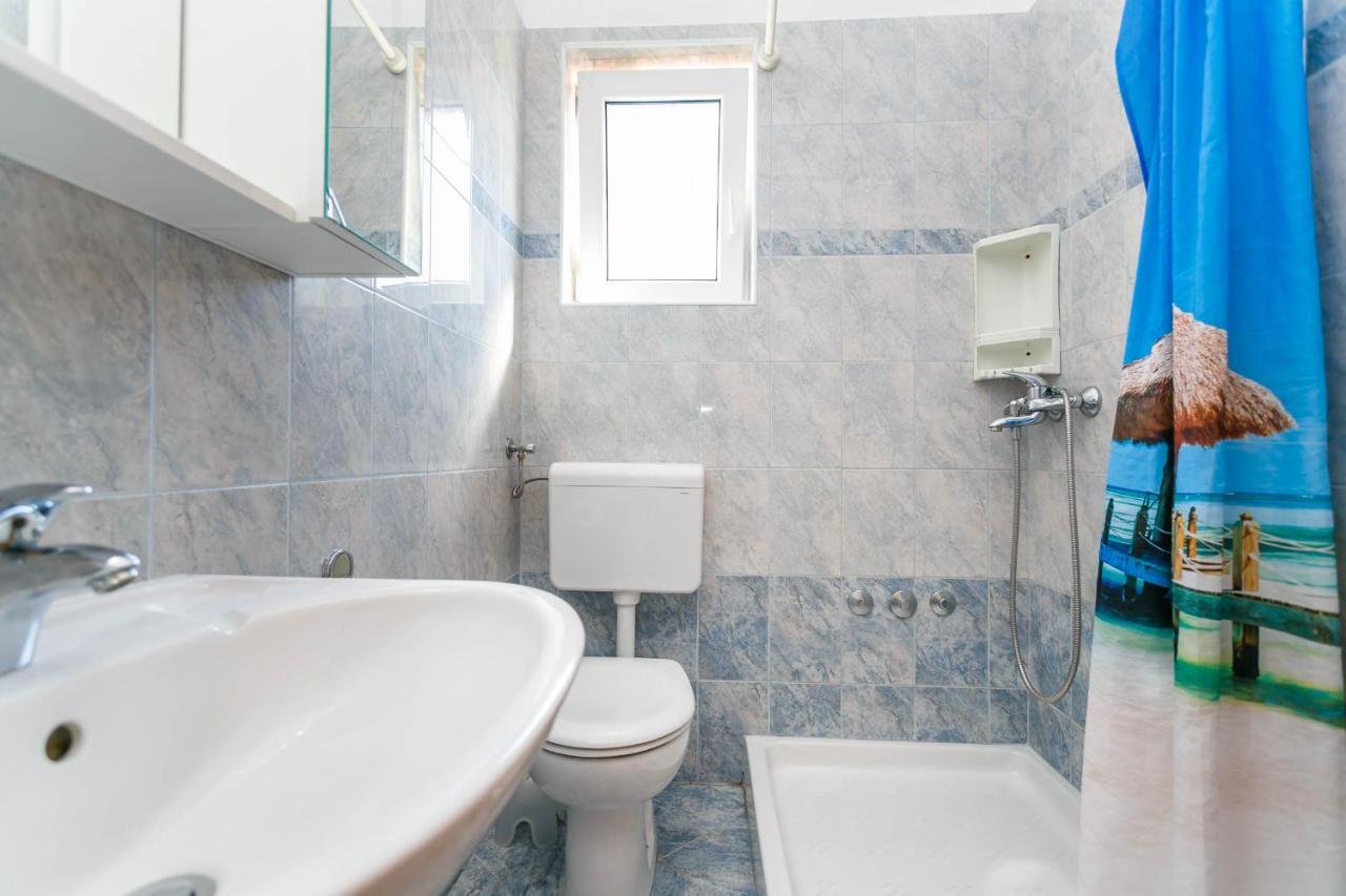 Apartmani Luka Kornić Exterior foto