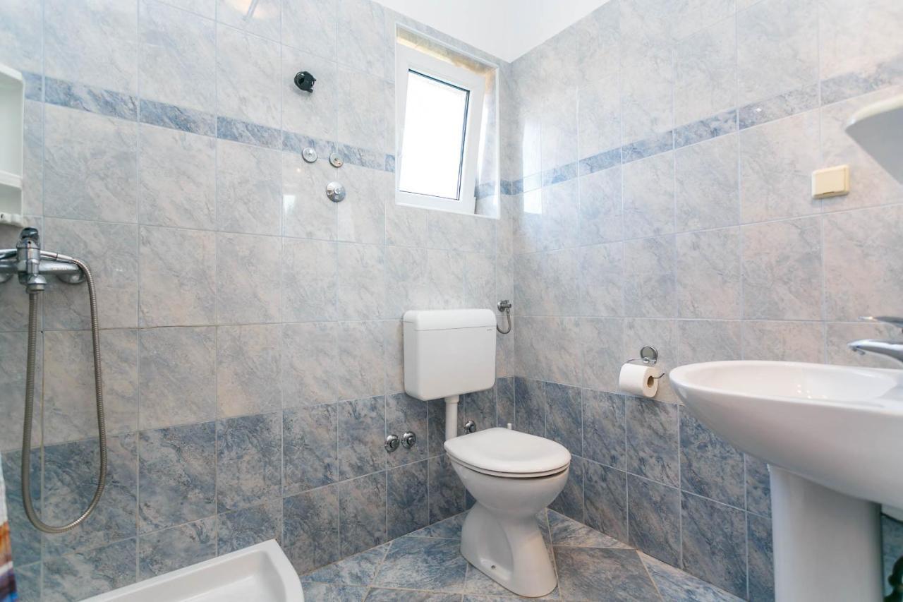 Apartmani Luka Kornić Exterior foto